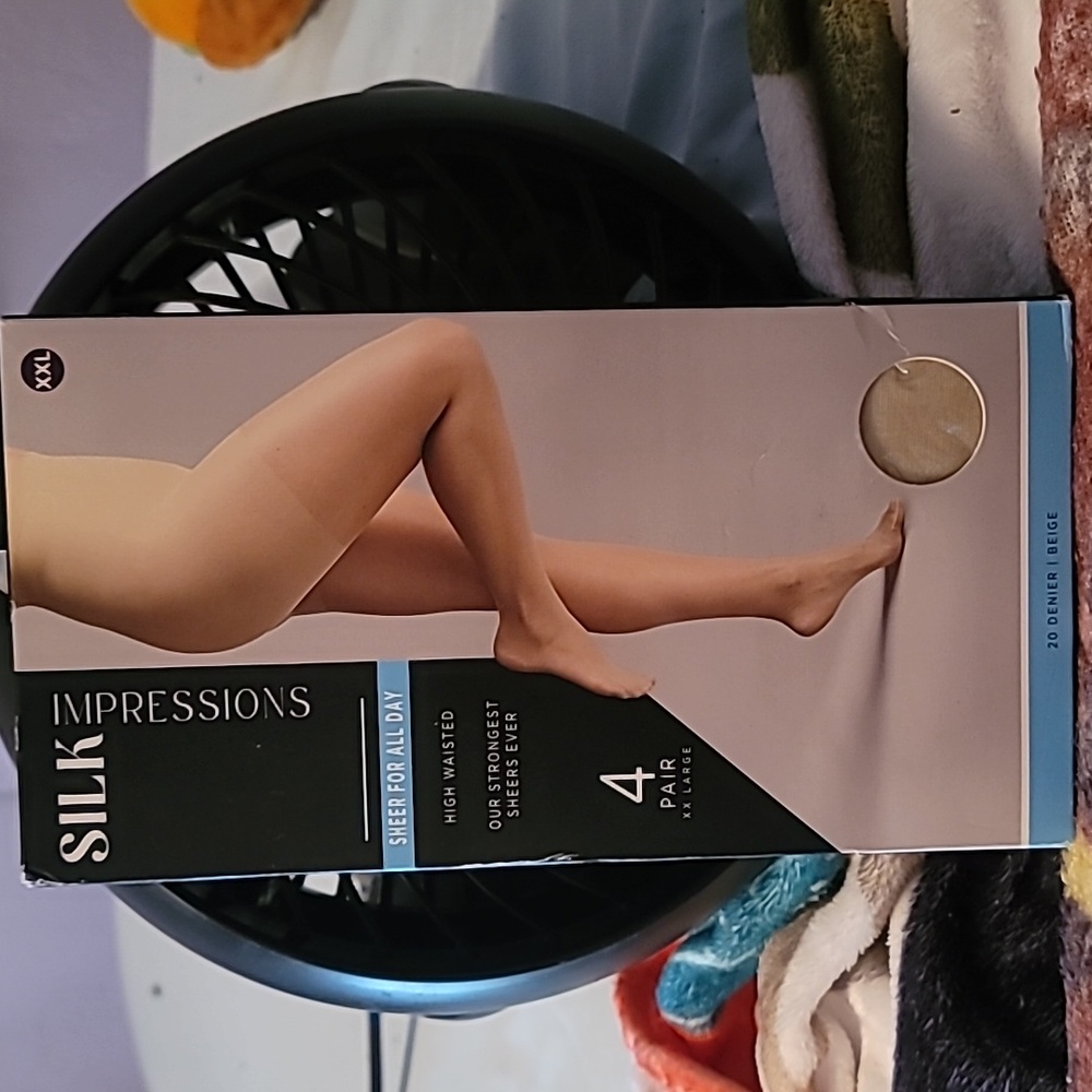 Silk Impressions Sheer Pantyhose Nylon Stockings 4-Pack Sz XXL 20 Denier Beige